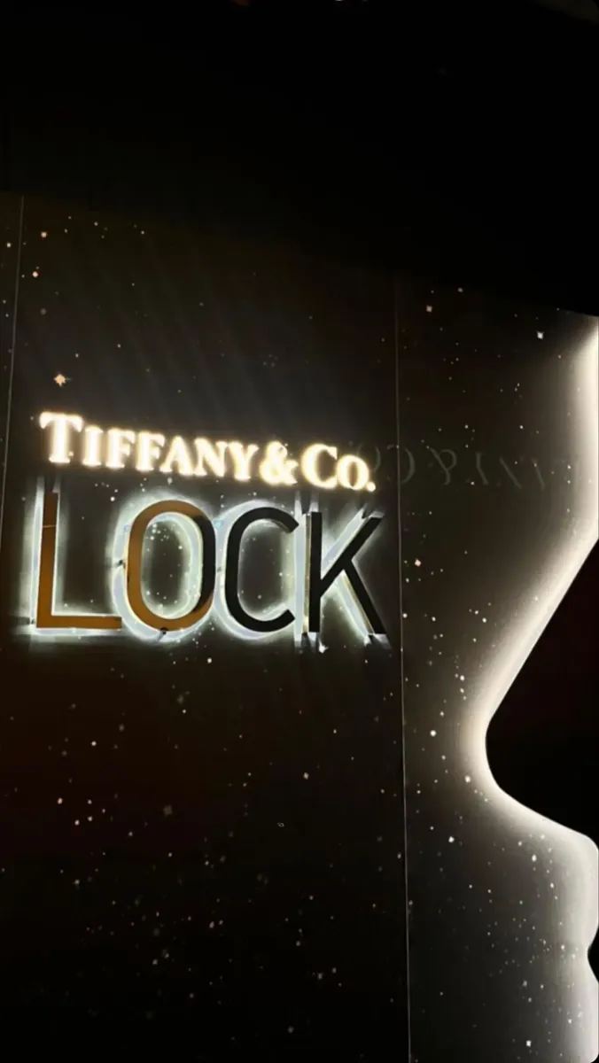 Letrero luminoso Tiffany & Co. Lock